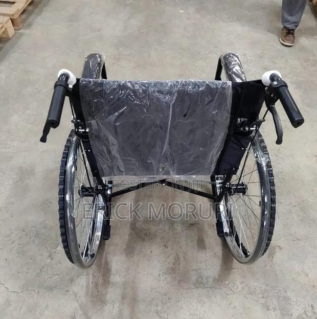 Wheelchair - thumbnail 4