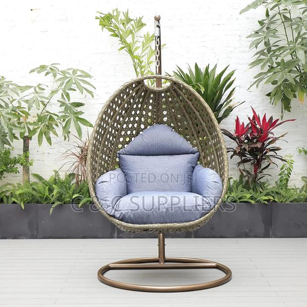 Leisure Outdoor Hanging Chair. - thumbnail 2