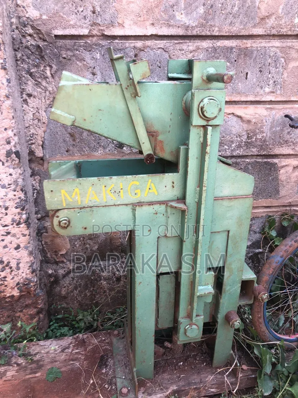 Makiga Interlocking Brick Machine