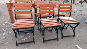 Six Garden Chairs \ Umbrella