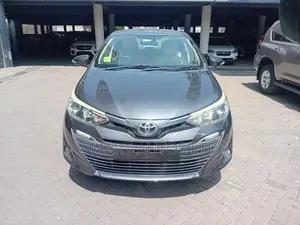 Toyota Yaris 2019 Gray
