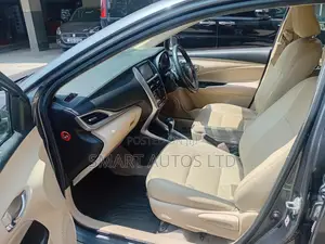 Toyota Yaris 2019 Gray