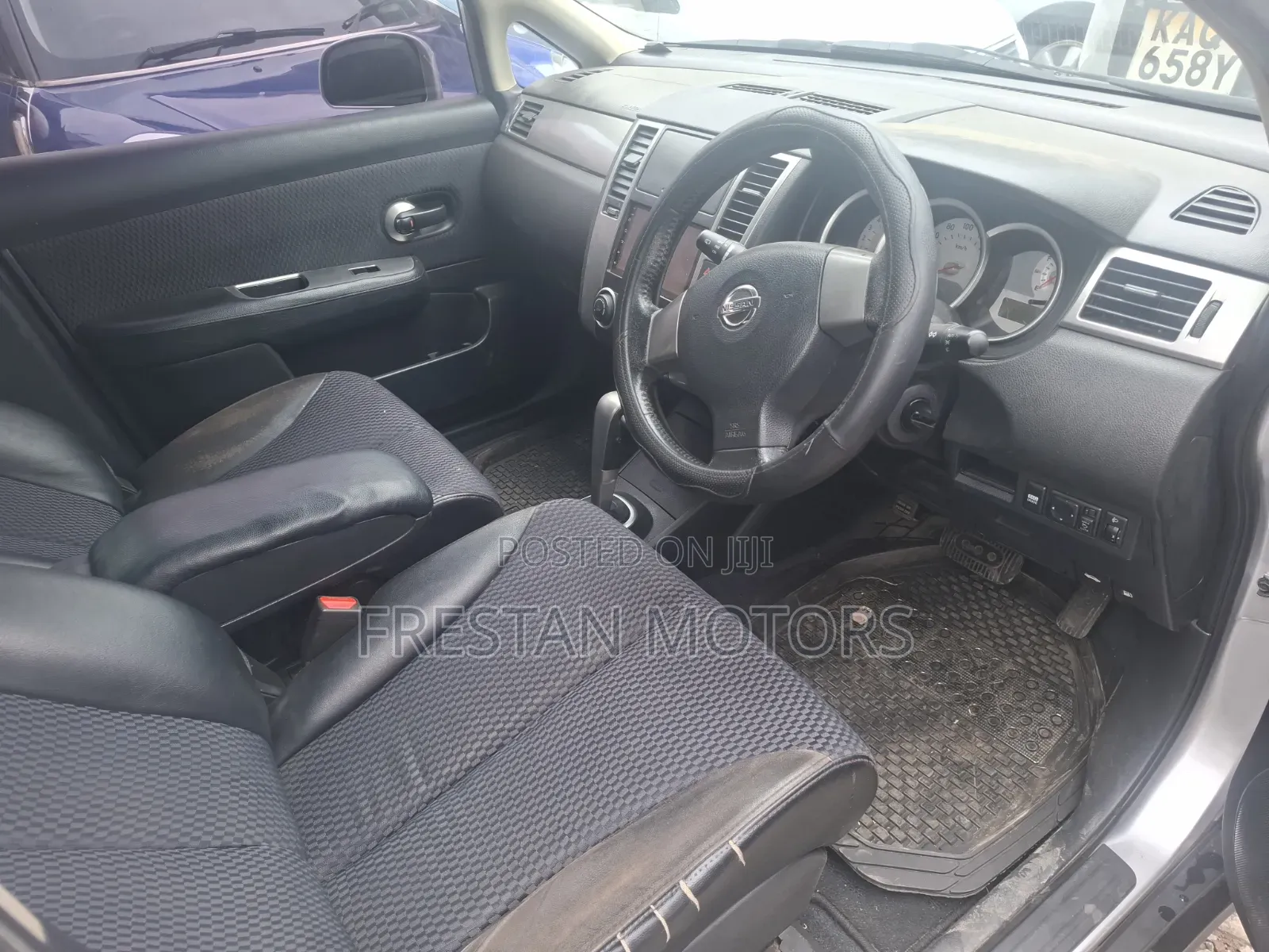 Nissan Tiida 2012 Silver