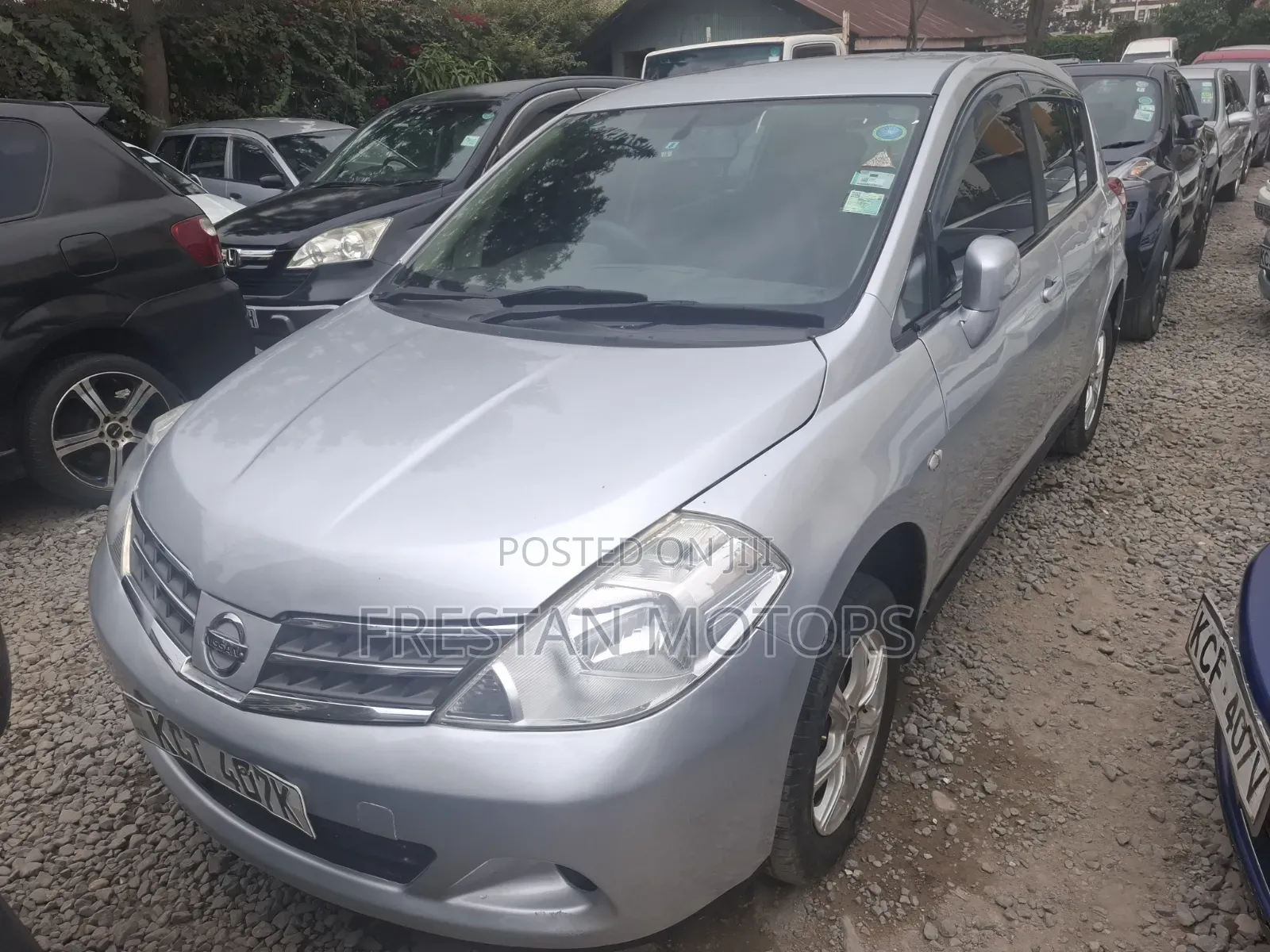 Nissan Tiida 2012 Silver