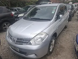 Nissan Tiida 2012 Silver