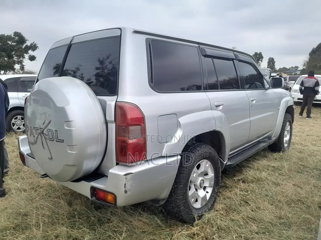 Nissan Patrol 2006 Silver
