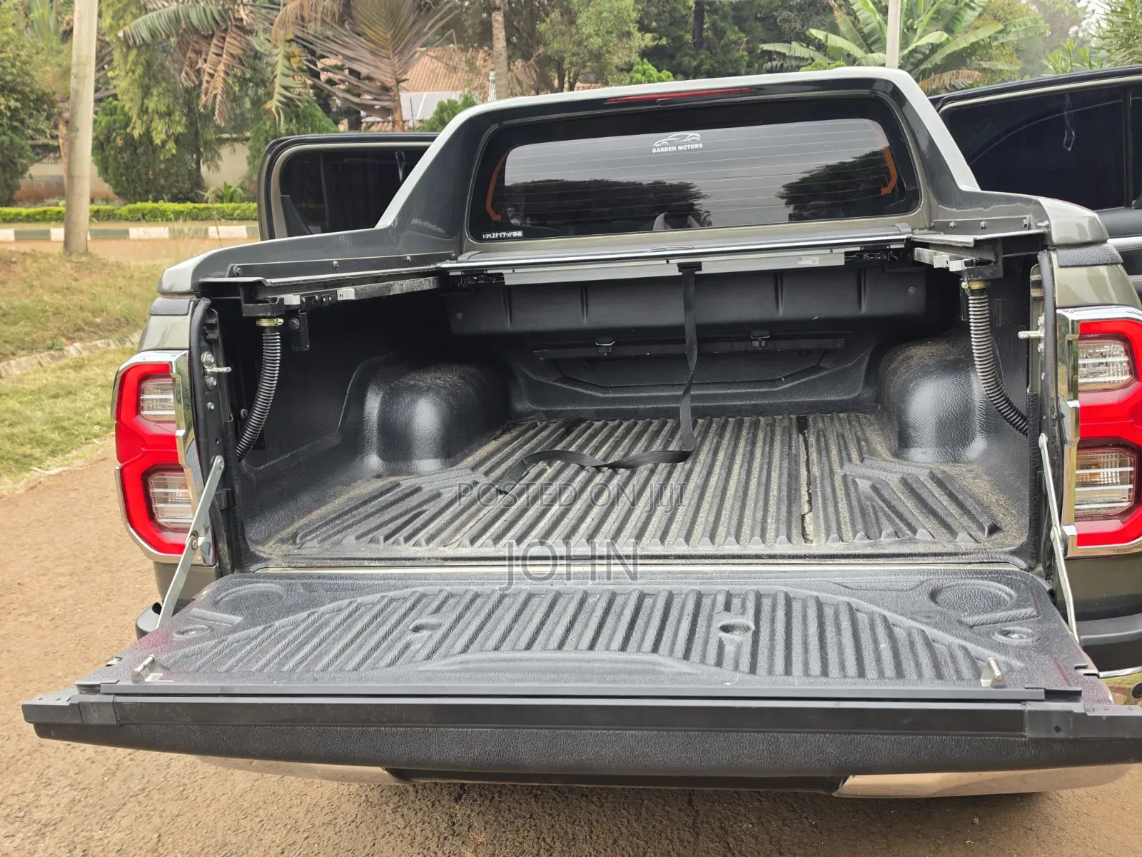 Toyota Hilux Revo Smart Cab Deisel 2.4 AWD 2022 Gold