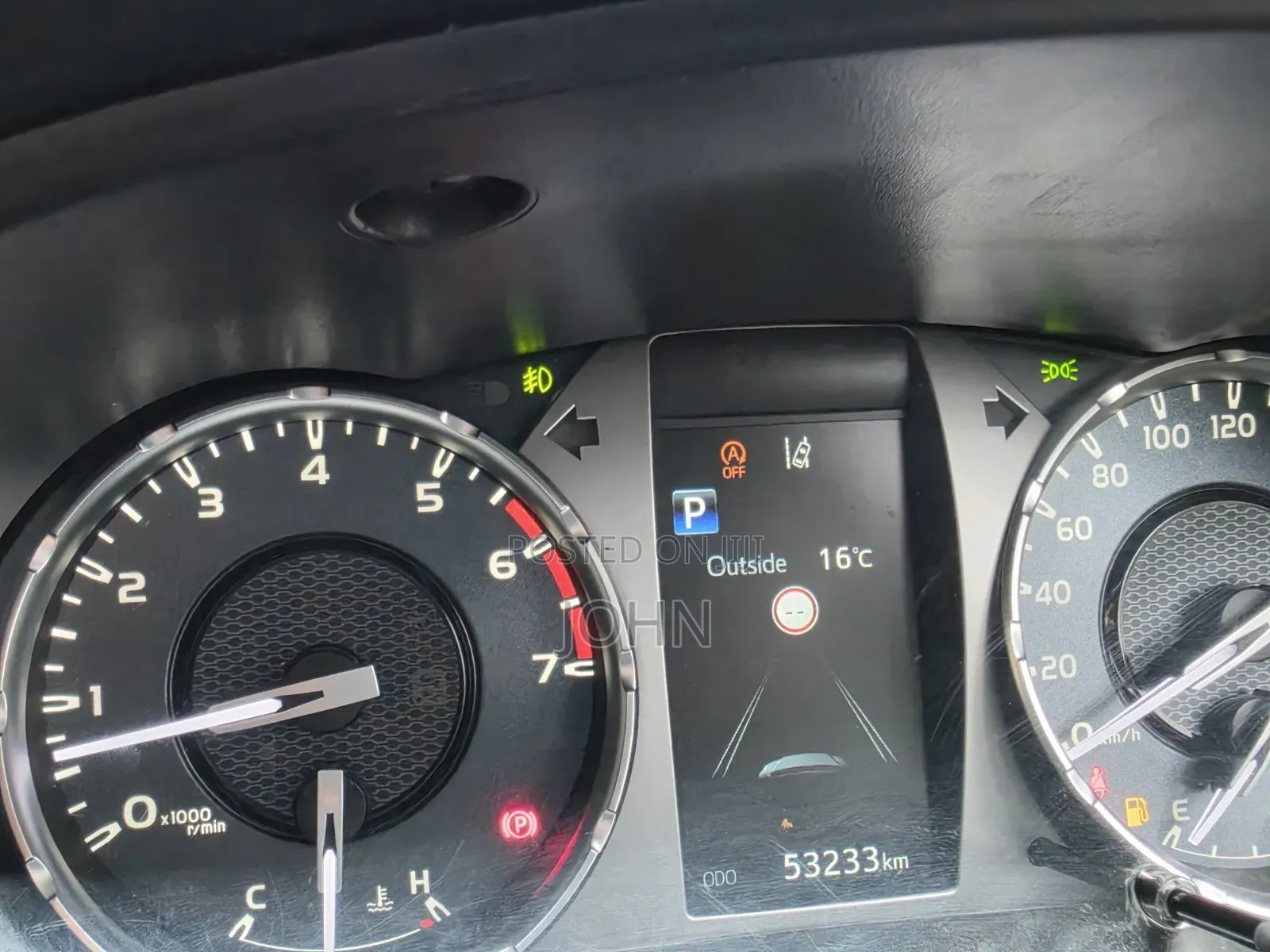 Toyota Hilux Revo Smart Cab Deisel 2.4 AWD 2022 Gold