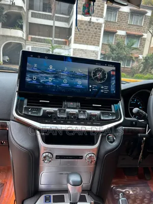 Toyota Land Cruiser 2011 White