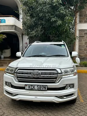 Toyota Land Cruiser 2011 White