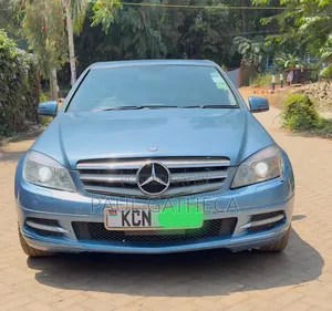 Mercedes-Benz C250 2010 Blue