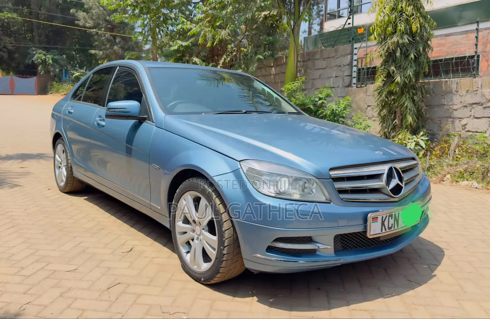 Mercedes-Benz C250 2010 Blue