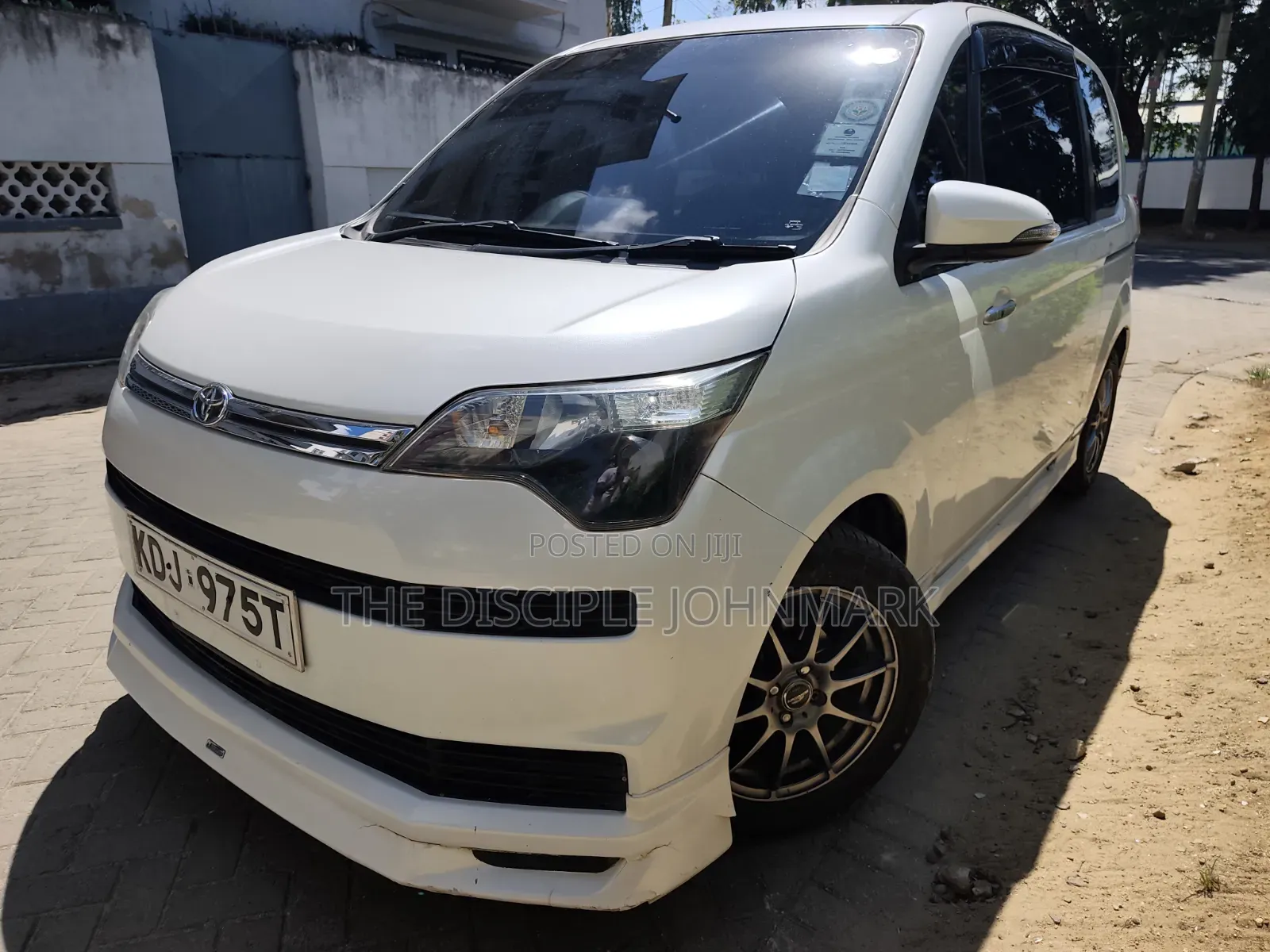 Toyota Spade 2015 White