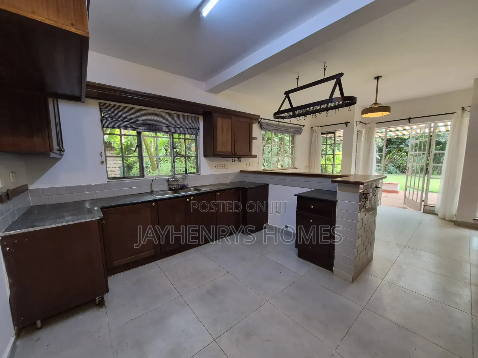 5bdrm House in Rosslyn for rent