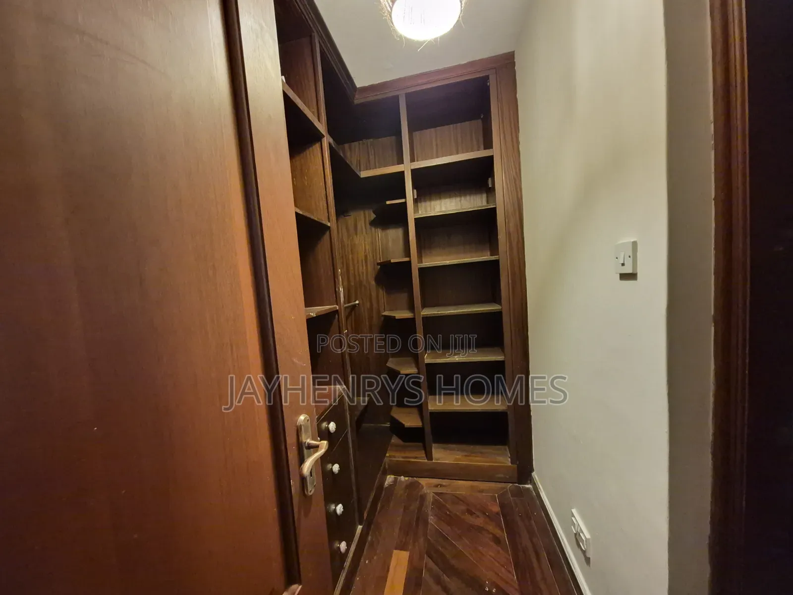 5bdrm House in Rosslyn for rent