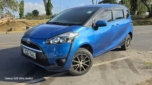 Toyota Sienta 2015 Blue