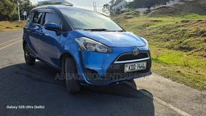 Toyota Sienta 2015 Blue