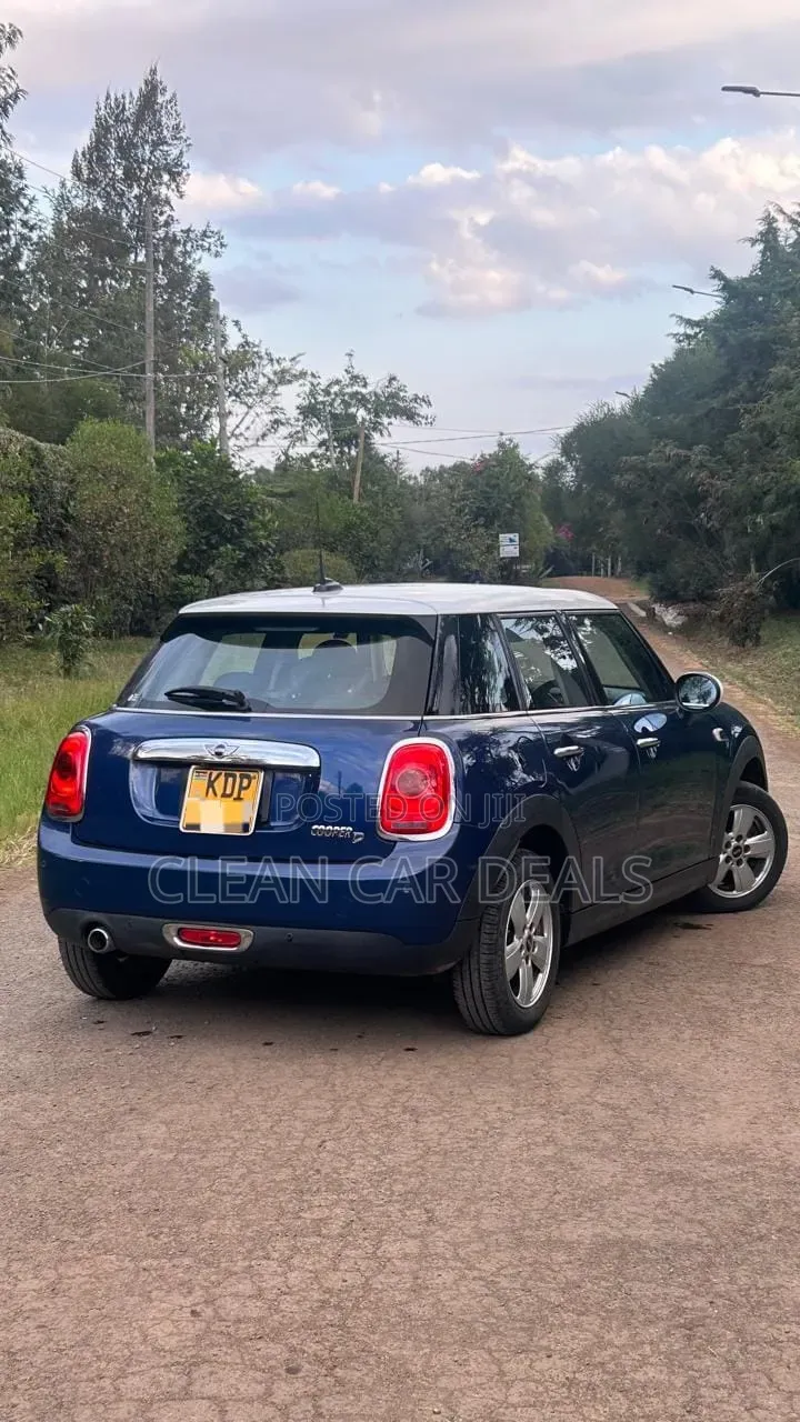 Mini Cooper 2017 Blue