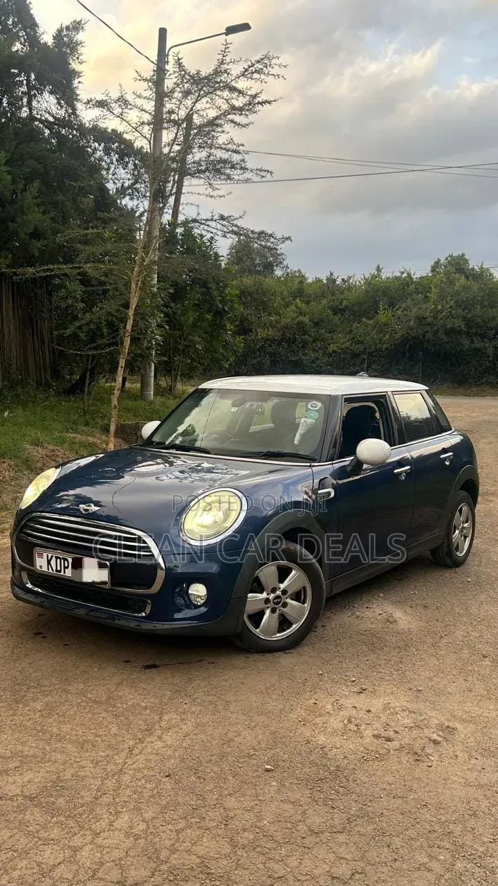 Mini Cooper 2017 Blue