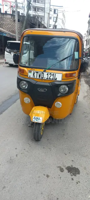 Bajaj RE 2025 Yellow