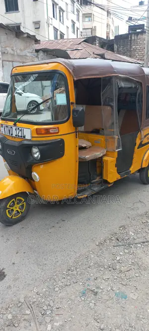 Bajaj RE 2025 Yellow