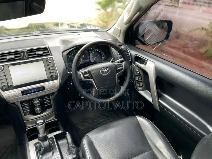 Toyota Land Cruiser Prado 2018 Black