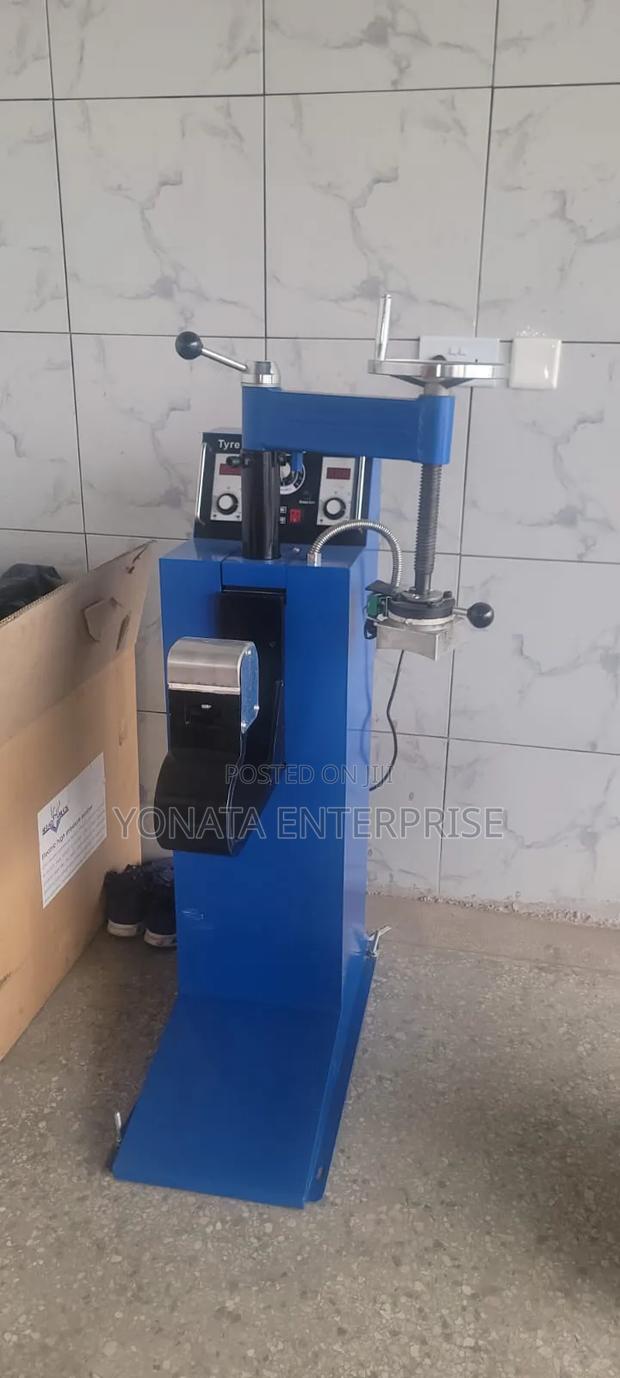 Roadbuck Tyre Vulcanizing Machine - main view
