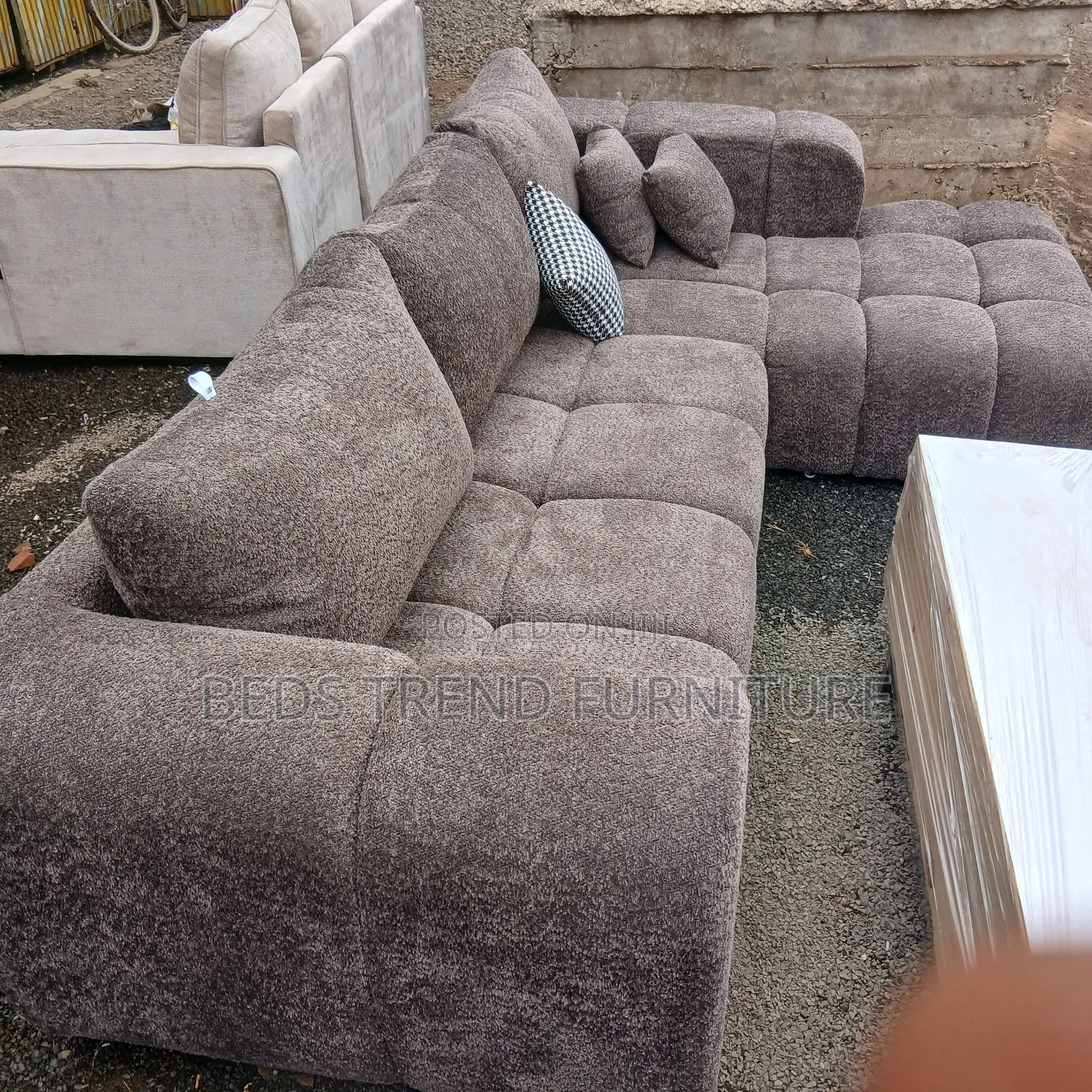 Dark Brown Bubble L Seat