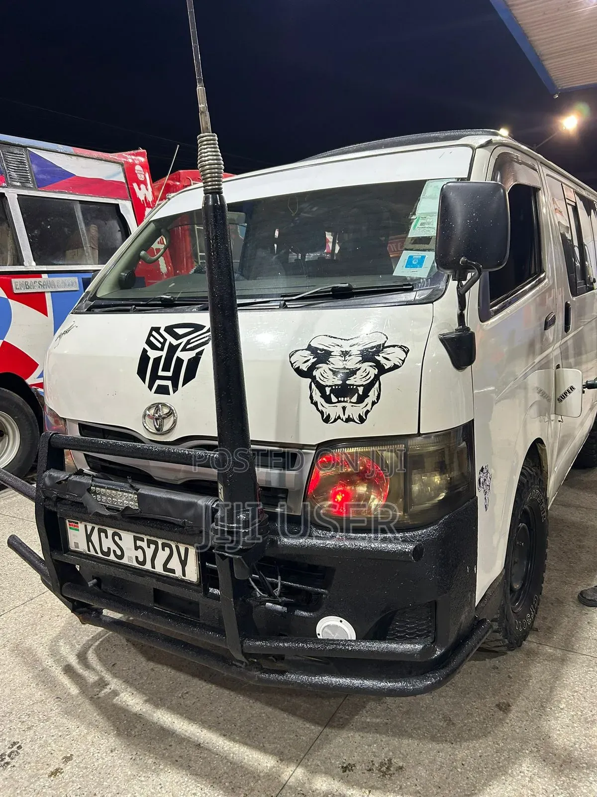 Toyota Grand HiAce 2002 White