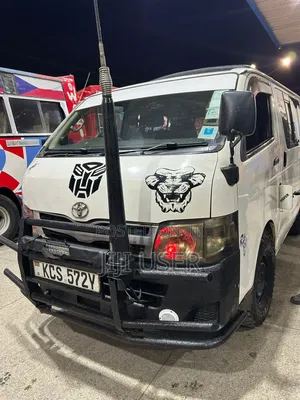Toyota Grand HiAce 2002 White