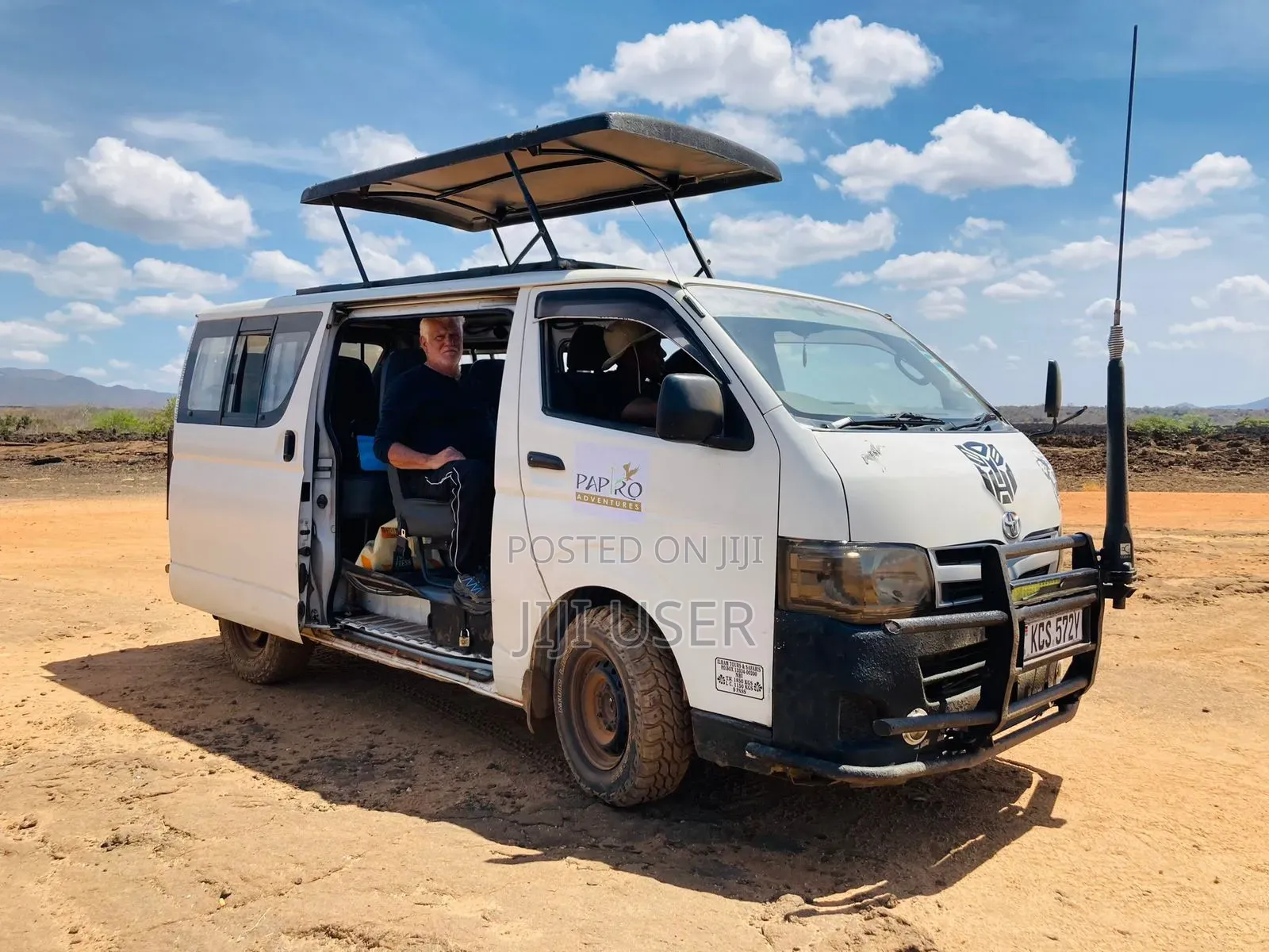 Toyota Grand HiAce 2002 White