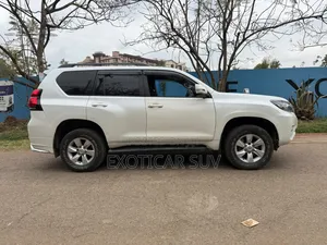 Toyota Land Cruiser Prado 2.7 2018 Off white