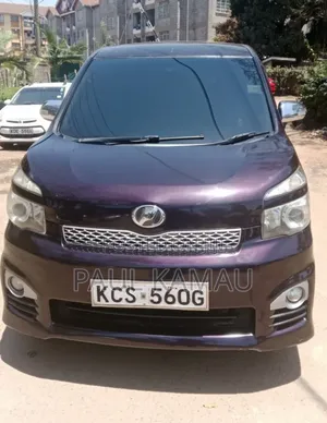 Toyota Voxy X 2WD 7-Seater 2013 Beige