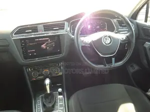 Volkswagen Tiguan 2019 Gray