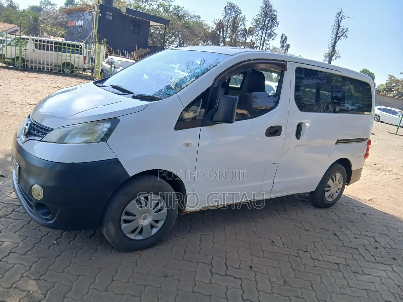 Nissan NV200 2011 White
