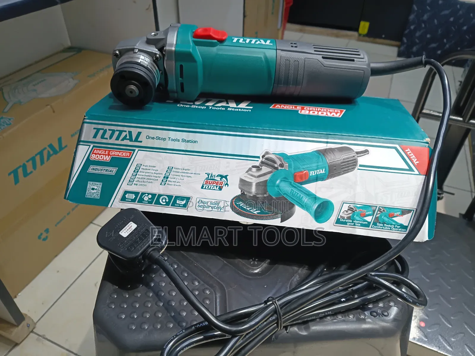 Corded Total 900W Angle Grinder