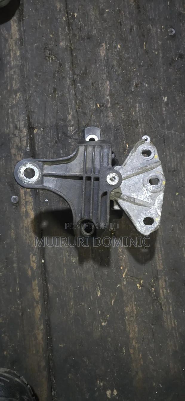 Engine Mount - thumbnail 2