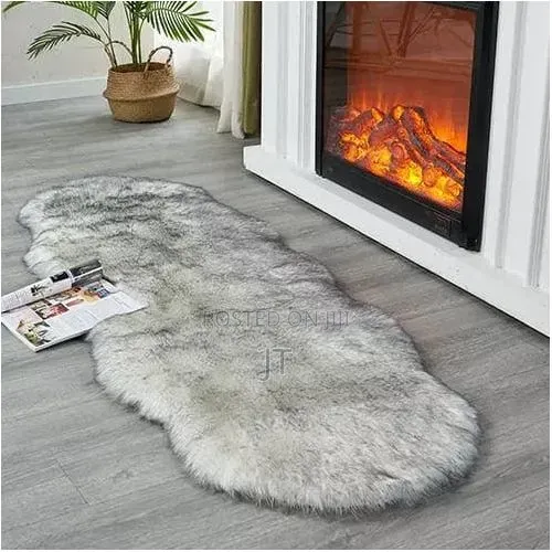 Fluffy Bedside/ Dashboard Chiwawa Mat