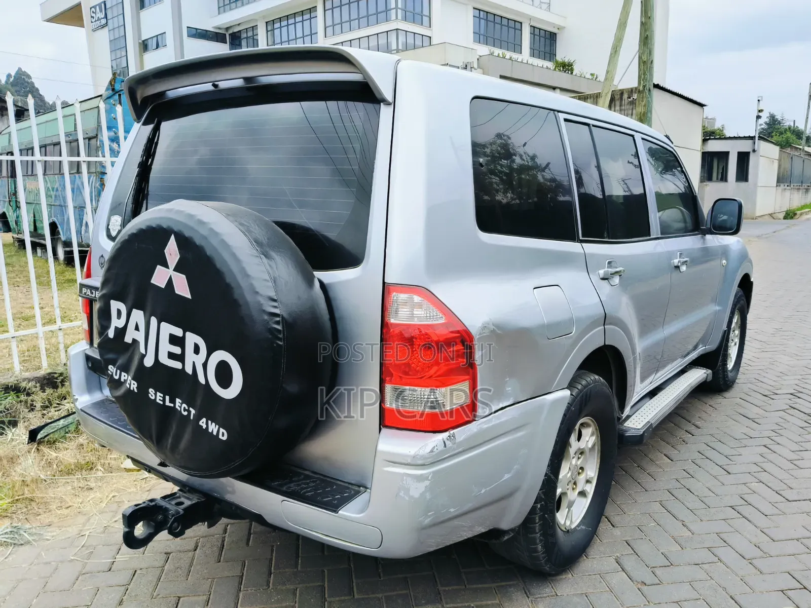 Mitsubishi Pajero Sport 2002 Silver