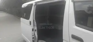 Toyota HiAce 2019 White