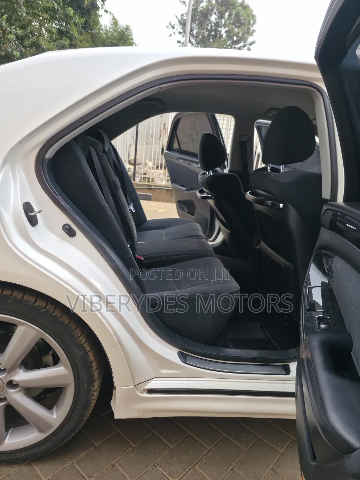 Toyota Crown 2007 White