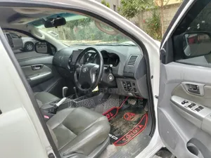 Toyota Hilux 3.0 D-4D 4x4 2014 Pearl