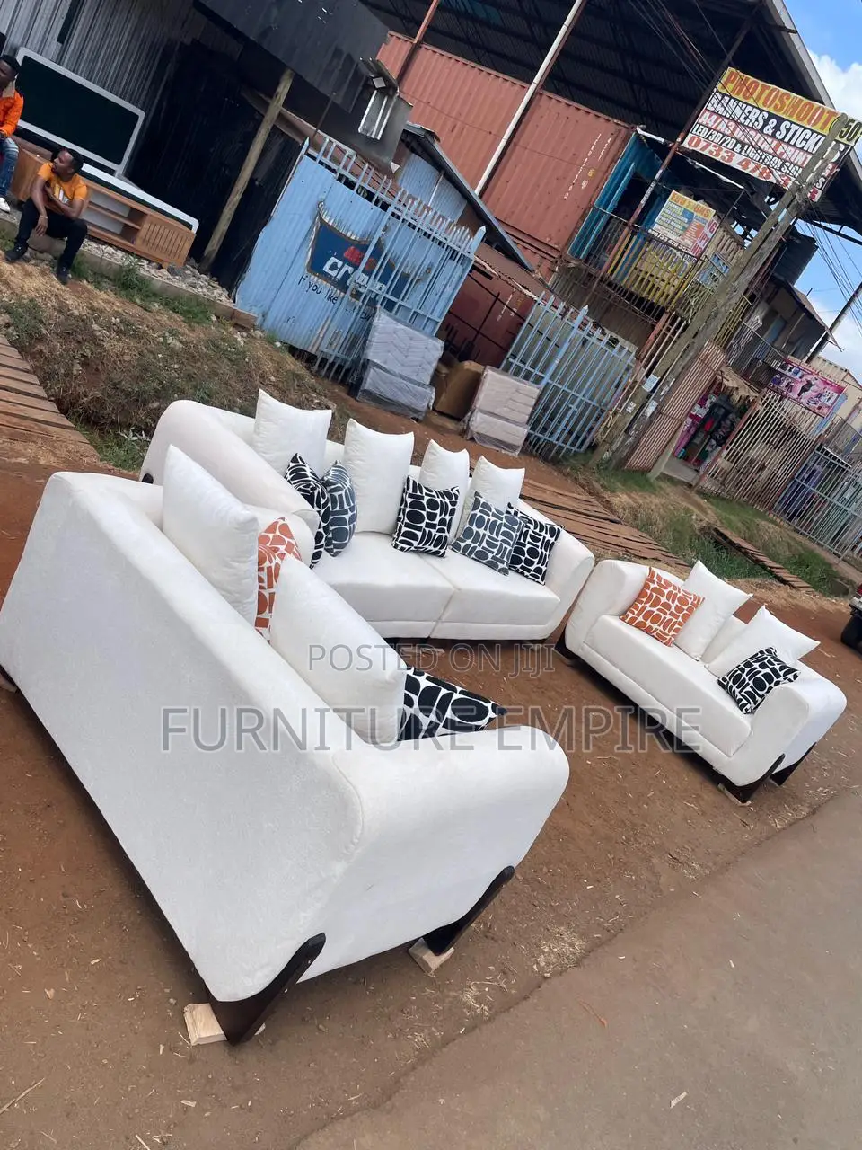 7‐Seater 3+2+2 White Sofa Set With Cushions