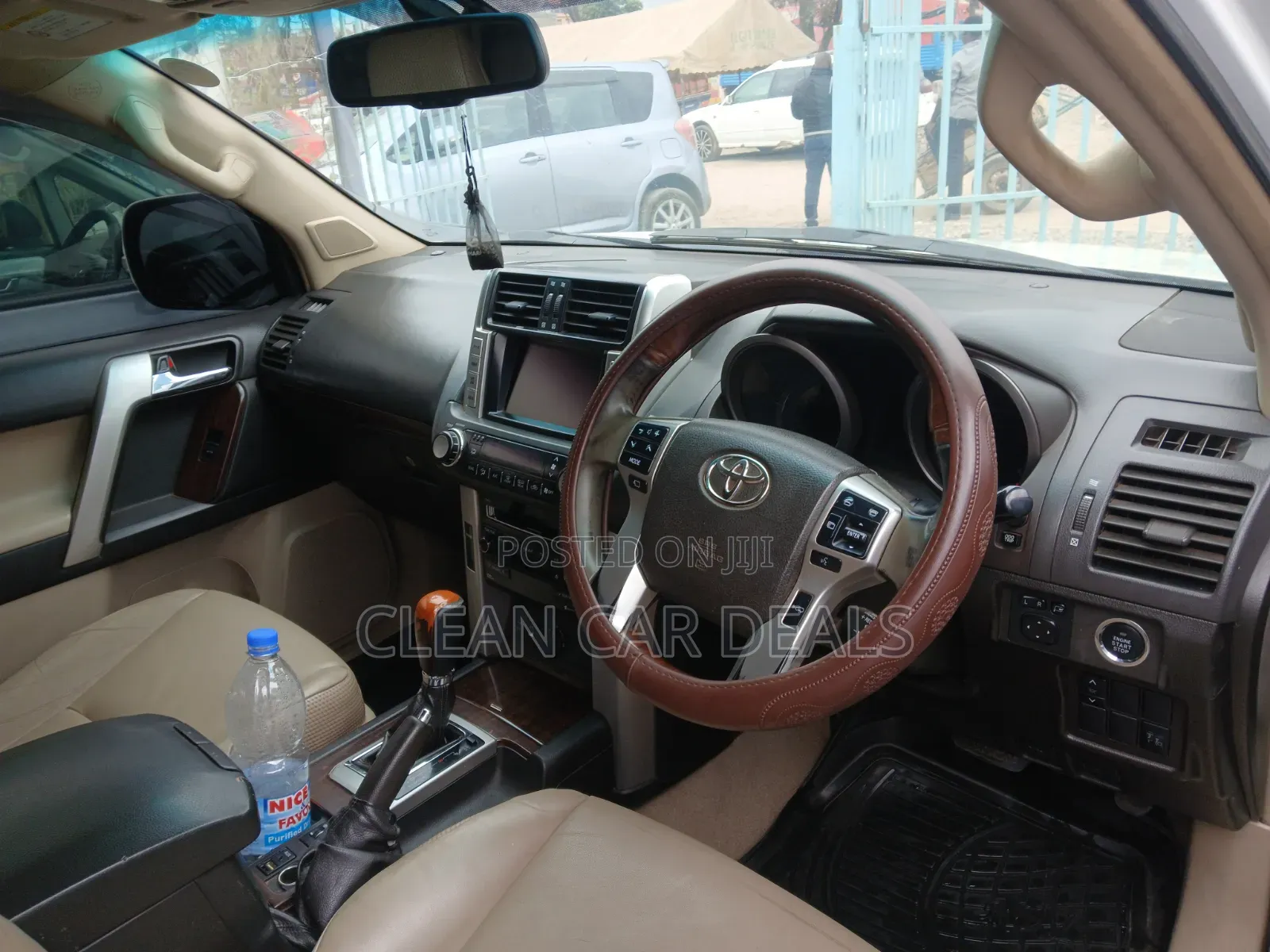 Toyota Land Cruiser Prado 2011 White
