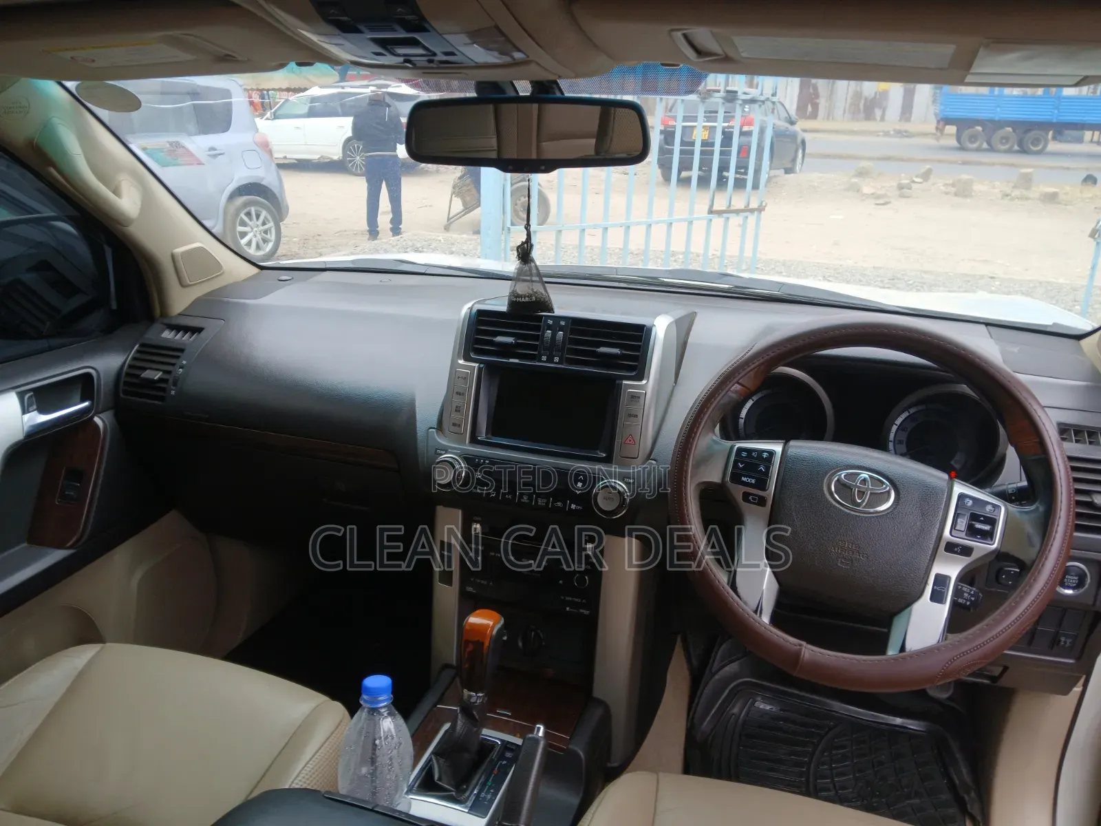 Toyota Land Cruiser Prado 2011 White