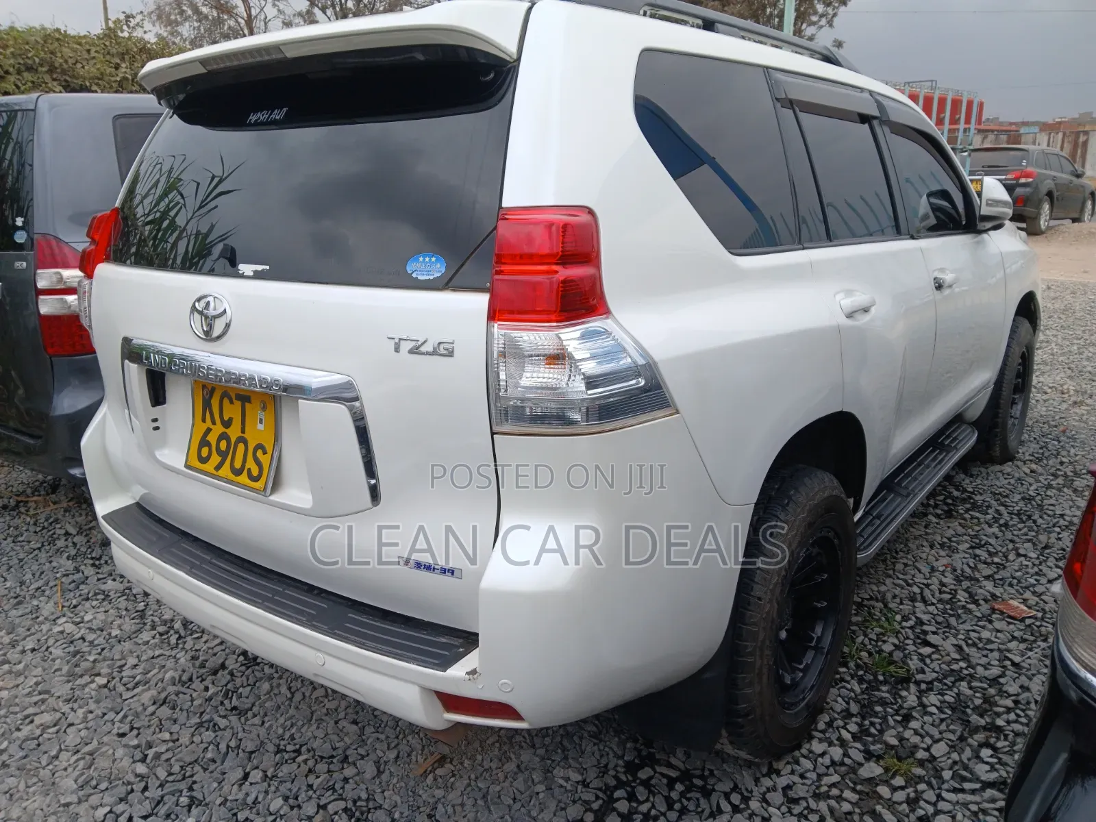 Toyota Land Cruiser Prado 2011 White