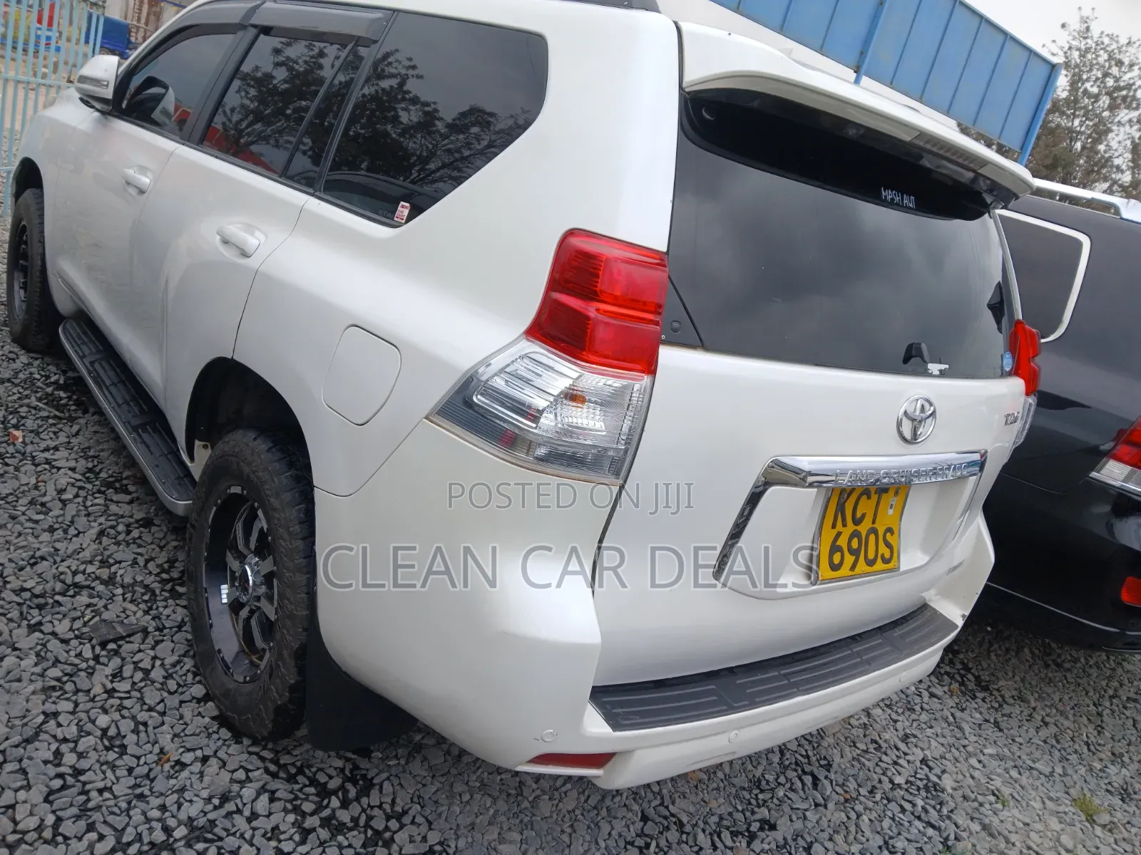 Toyota Land Cruiser Prado 2011 White