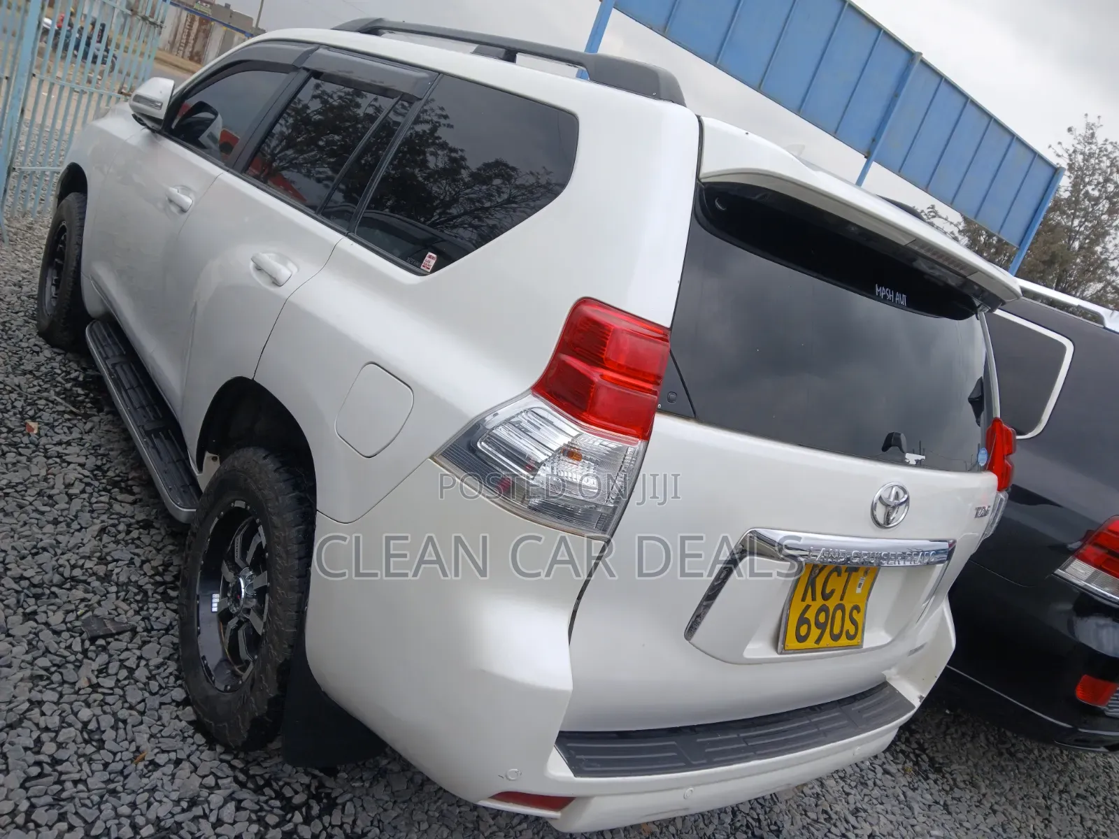 Toyota Land Cruiser Prado 2011 White