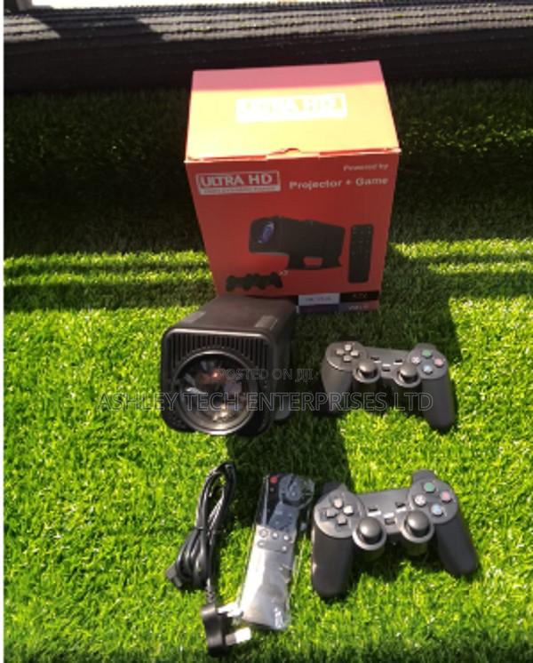 HY320 Compact Movie Gaming Projector1