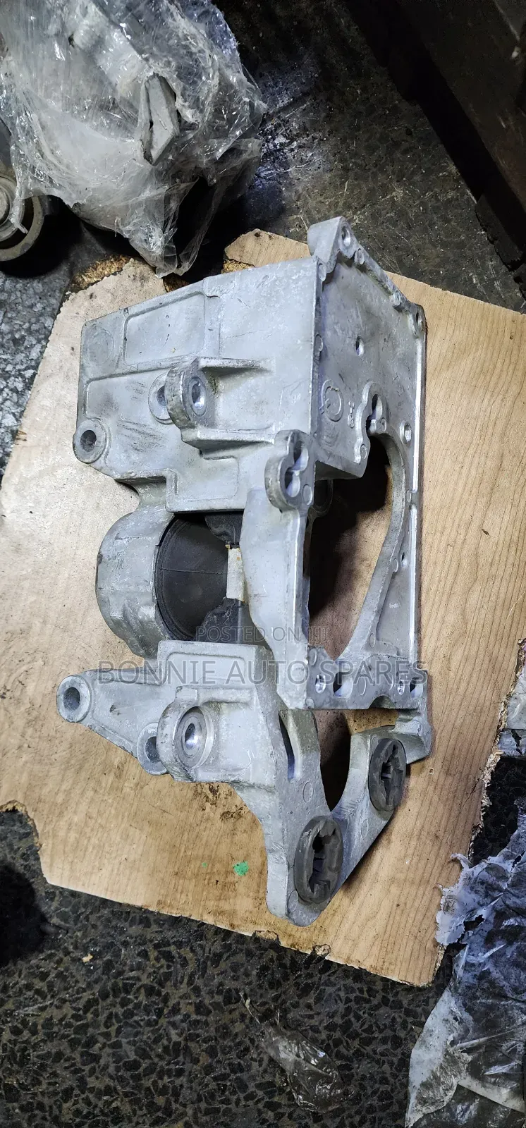 Serena C26 2010-2014 Gearbox Mounting